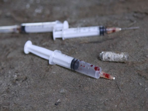 CÁCH XỬ TRÍ KHI BỊ KIM TIÊM ĐÂM ĐỂ DỰ PHÒNG PHƠI NHIỄM HIV